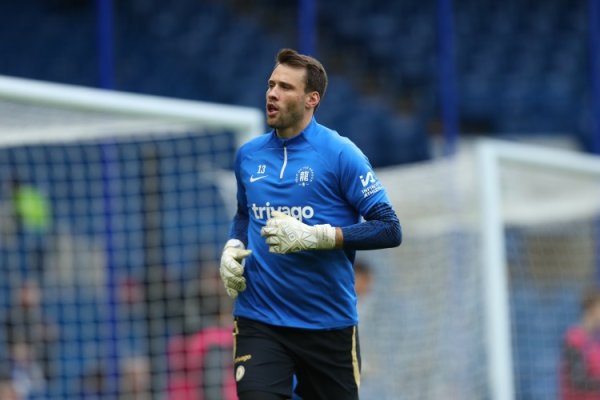 Sun: Chelsea goalkeeper Betinelli cuts 40-foot tree near his home, causing neighbourhood disputes