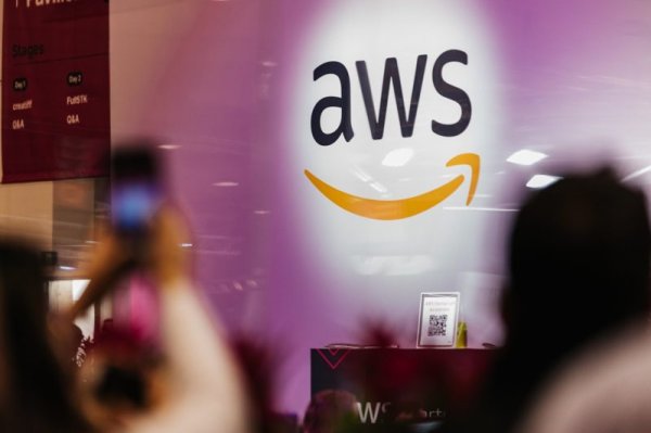AWS challenges NVIDIA’s hegemony! US$38 billion joins forces with OpenAI, can self-developed chips break through?